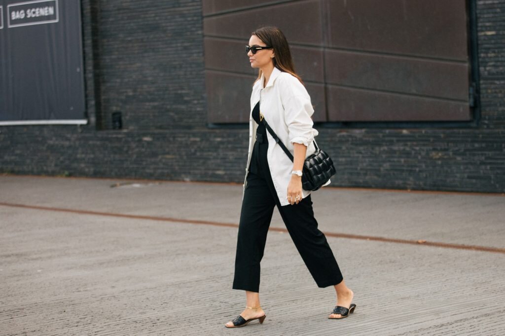 Oversized white shirt street style hotsell